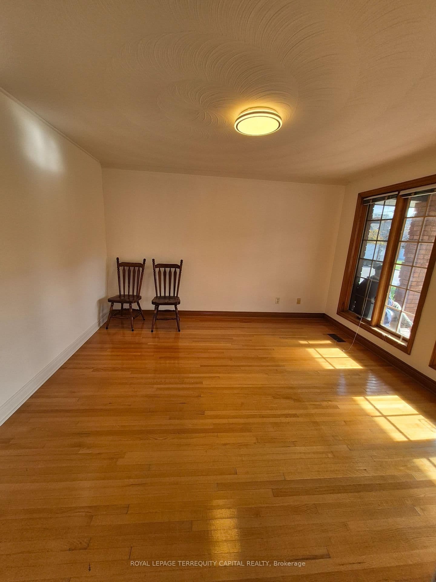 256 Cocksfield Avenue, Unit Rm 4 thumbnail 5