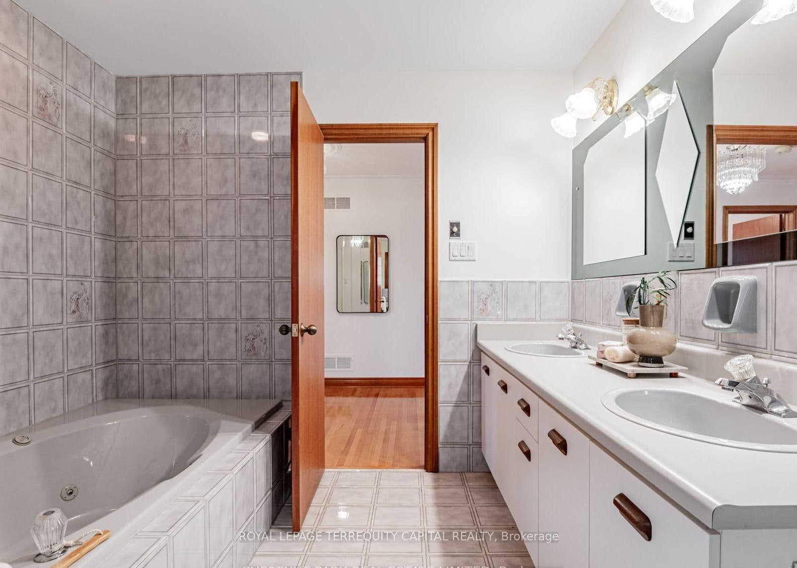 256 Cocksfield Avenue, Unit Rm 4 thumbnail 9