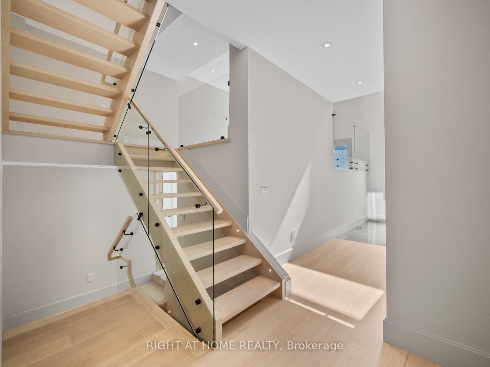 57 Alameda Avenue thumbnail 20