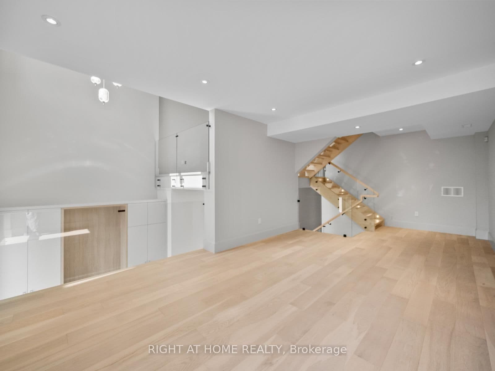 57 Alameda Avenue thumbnail 22