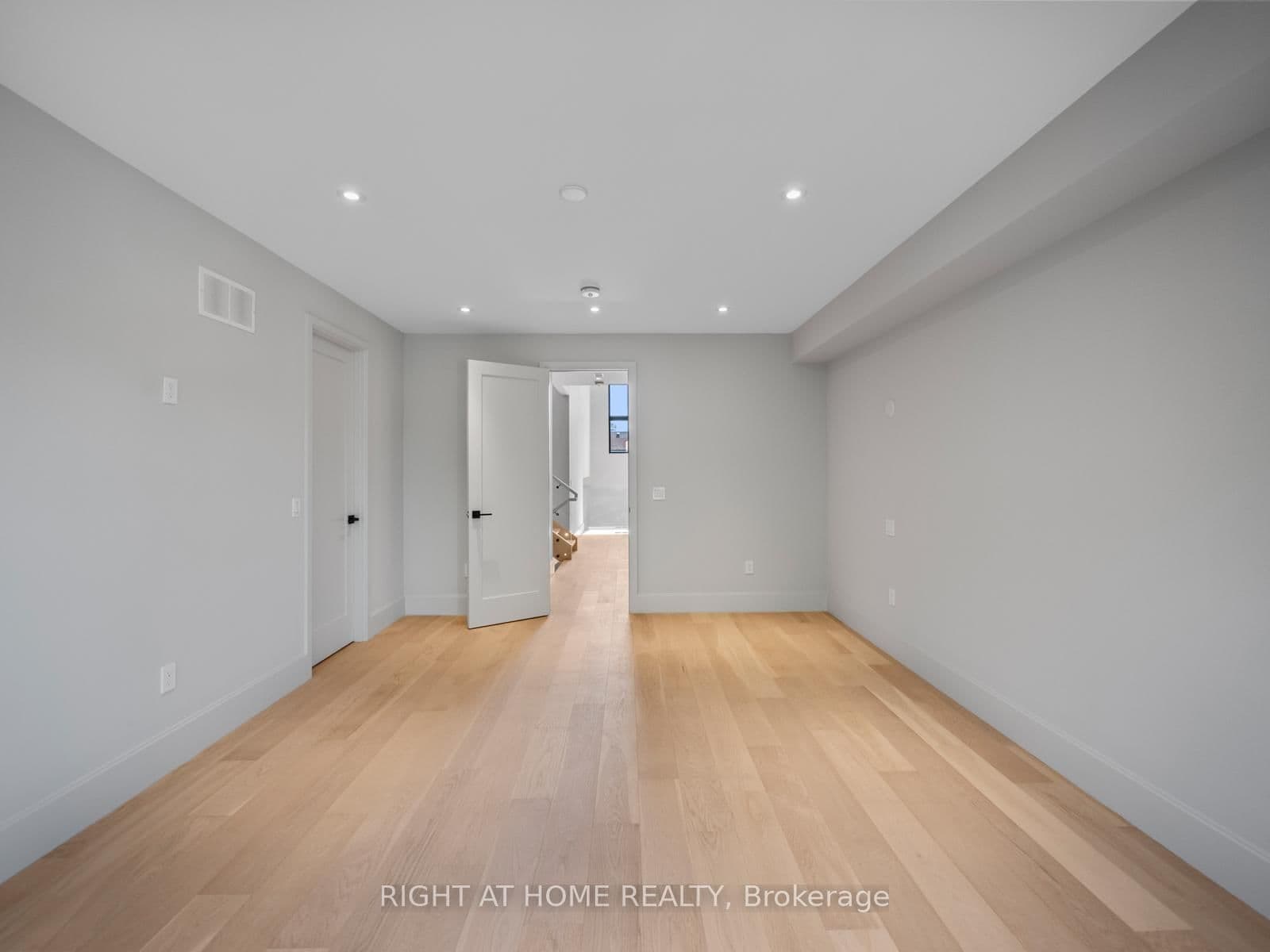 57 Alameda Avenue thumbnail 27
