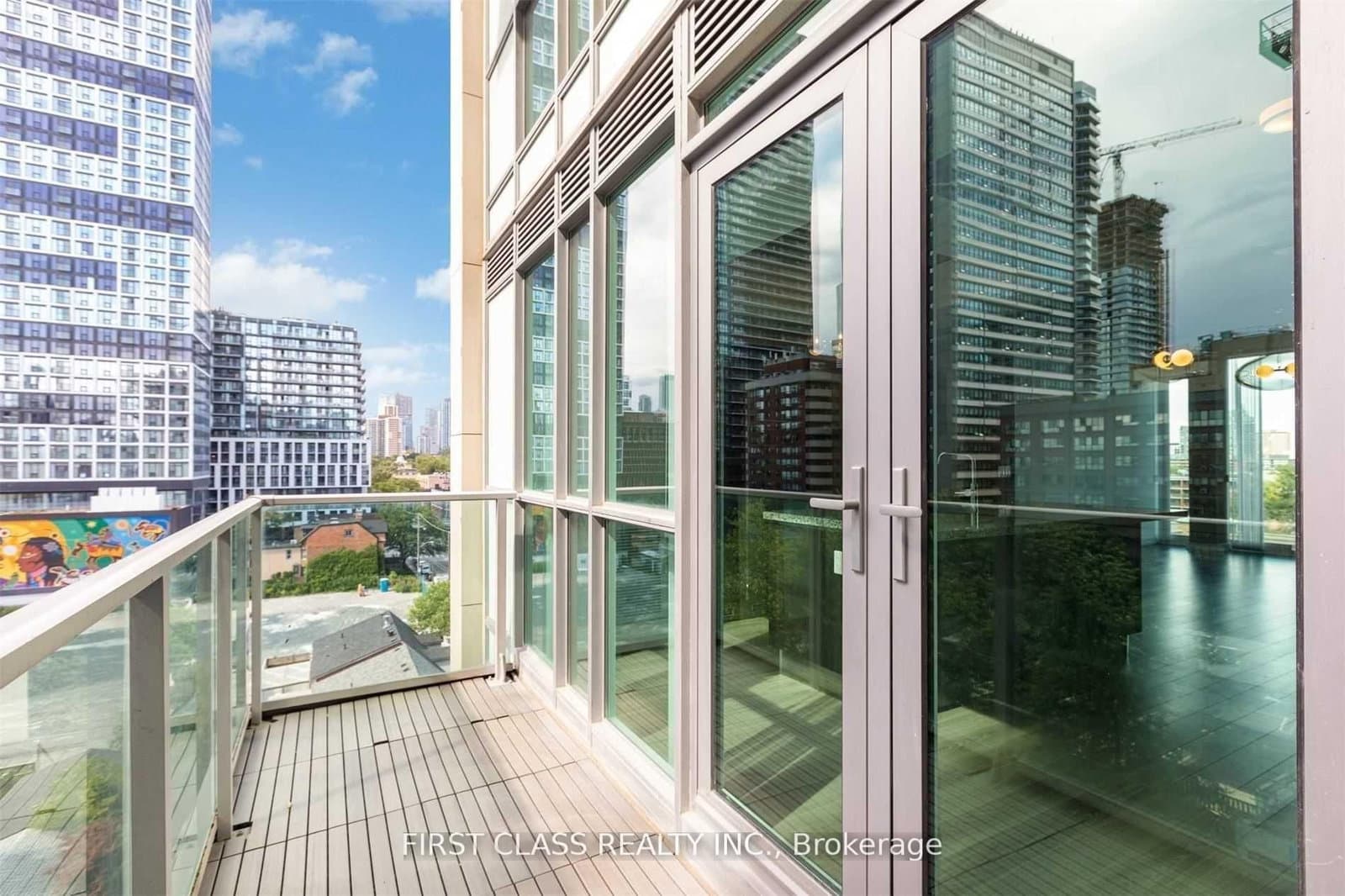 220 George Street, Unit 907 thumbnail 5