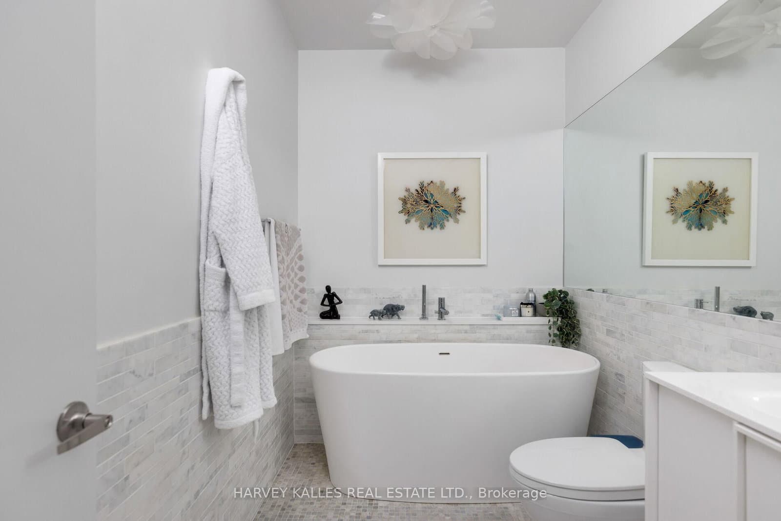 287 Richmond Street E, Unit 304 thumbnail 27