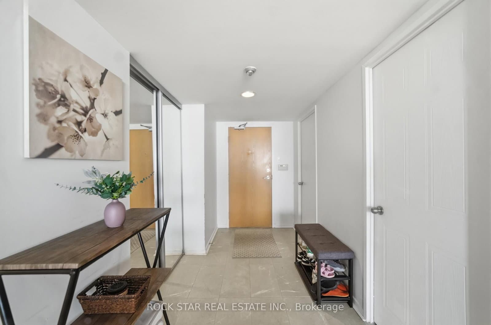 5 Kenneth Avenue, Unit 701 thumbnail 10