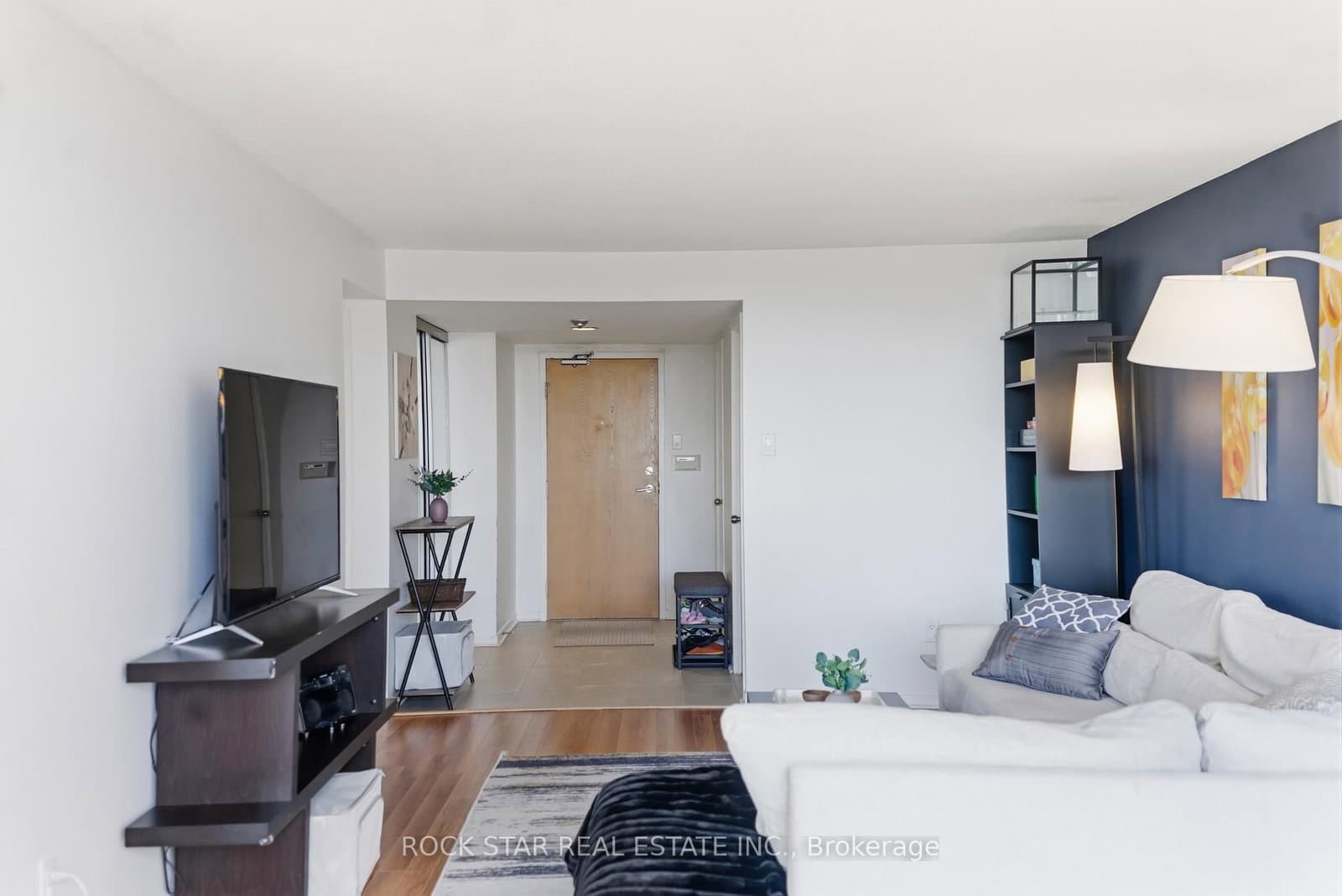 5 Kenneth Avenue, Unit 701 thumbnail 11