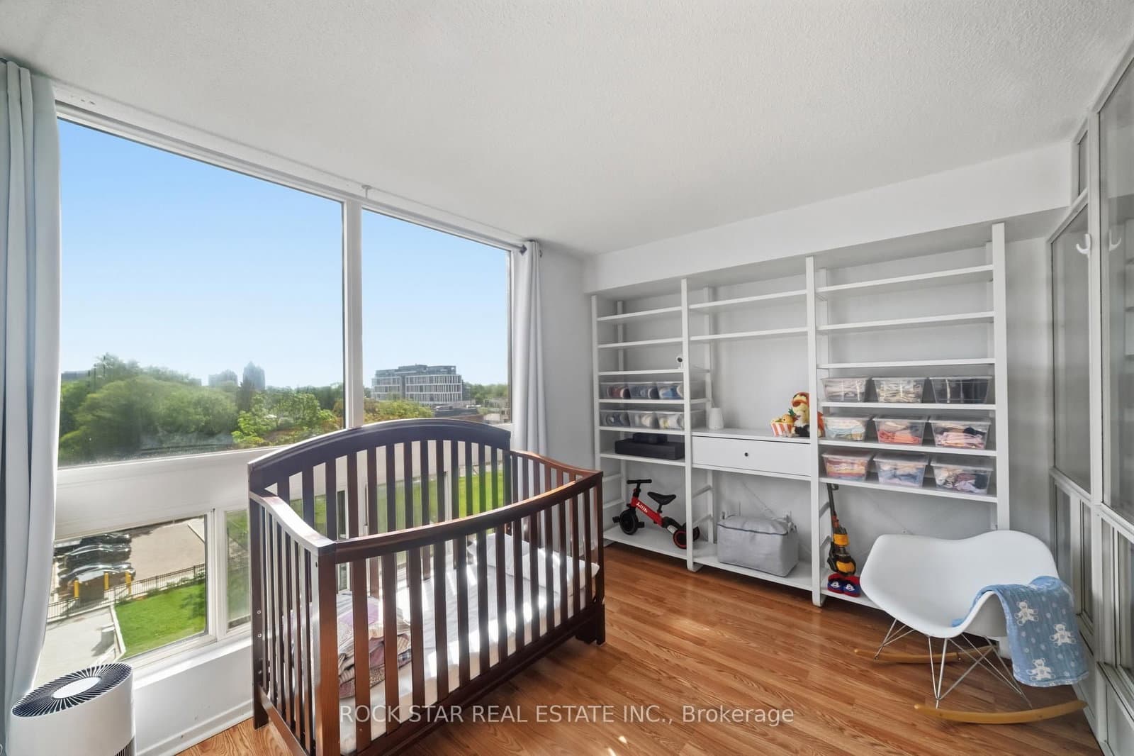 5 Kenneth Avenue, Unit 701 thumbnail 25