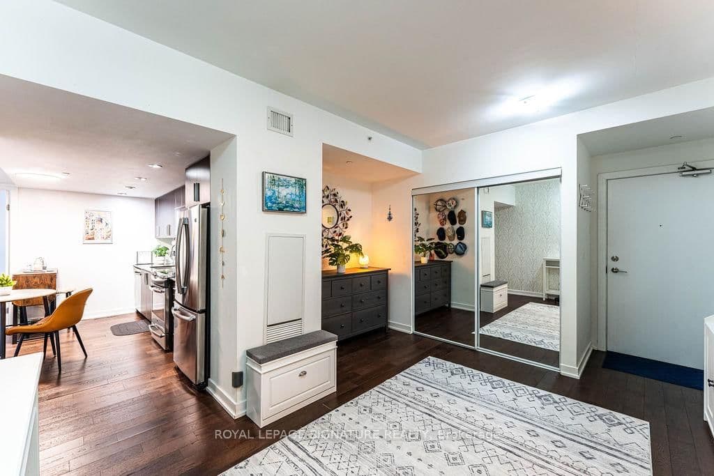 20 Bruyeres Mews, Unit 501 thumbnail 12