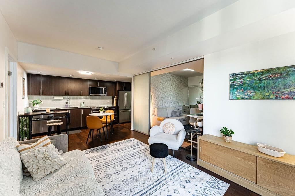 20 Bruyeres Mews, Unit 501 thumbnail 19