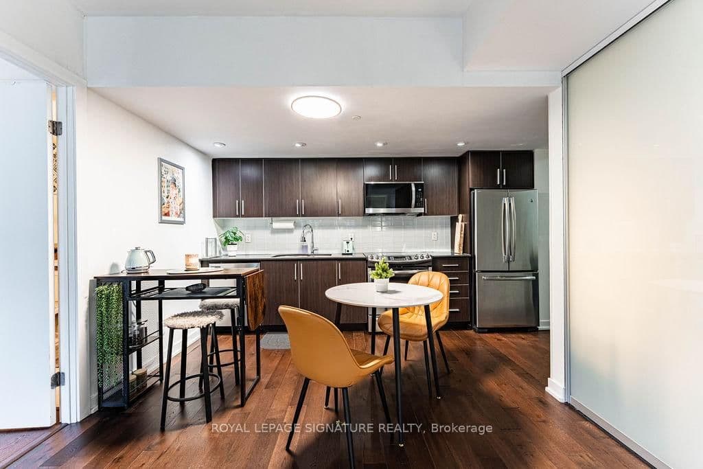 20 Bruyeres Mews, Unit 501 thumbnail 22