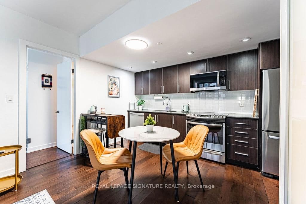 20 Bruyeres Mews, Unit 501 thumbnail 23
