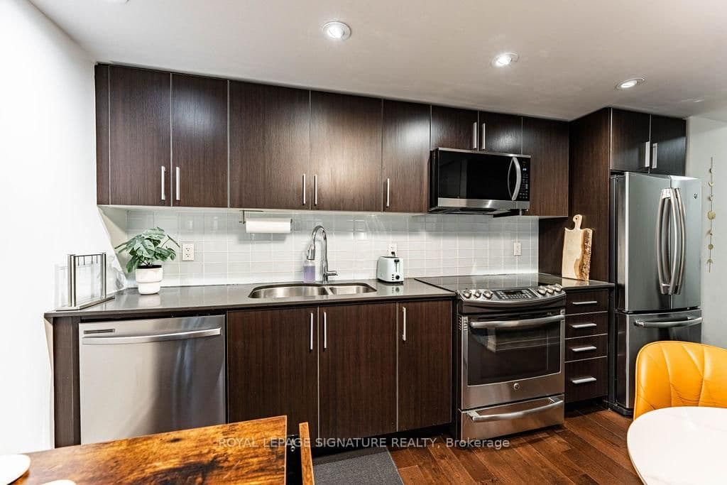 20 Bruyeres Mews, Unit 501 thumbnail 26