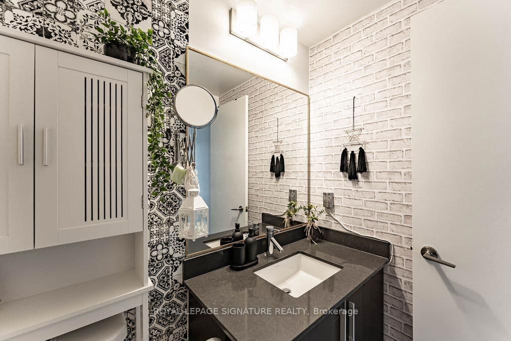 20 Bruyeres Mews, Unit 501 thumbnail 33