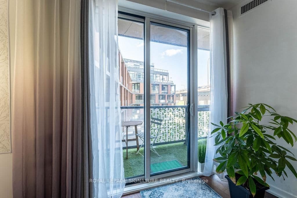 20 Bruyeres Mews, Unit 501 thumbnail 35
