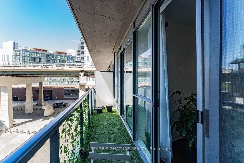 20 Bruyeres Mews, Unit 501 thumbnail 36