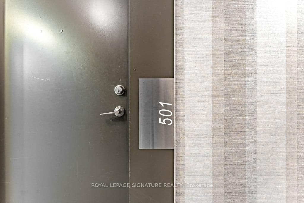 20 Bruyeres Mews, Unit 501 thumbnail 5