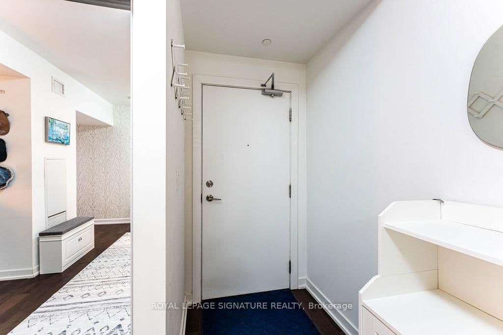 20 Bruyeres Mews, Unit 501 thumbnail 8