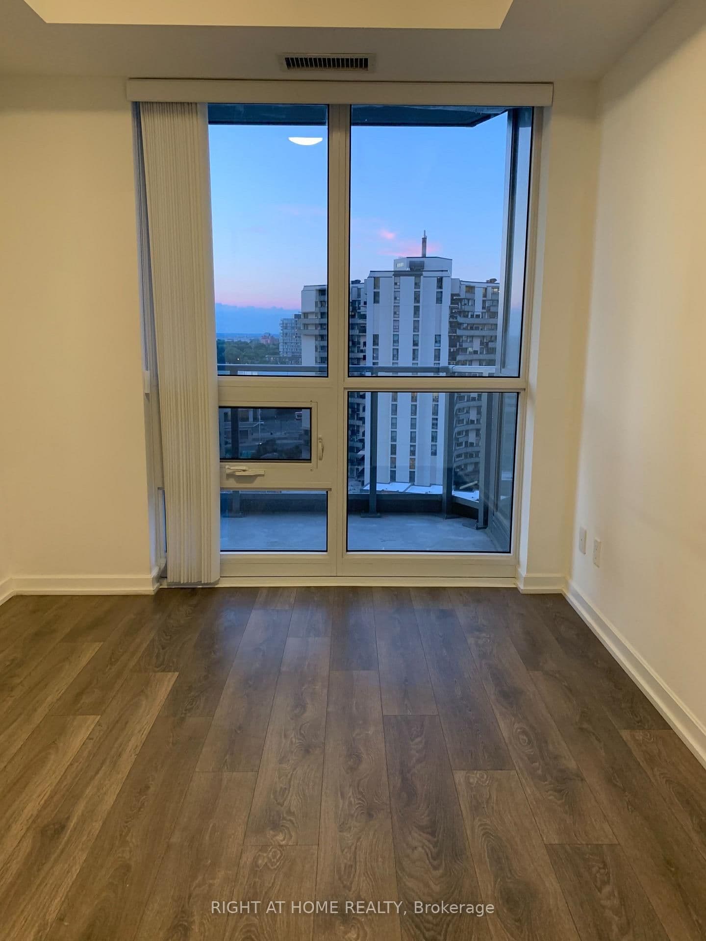 56 Forest Manor Road, Unit 1209 thumbnail 31