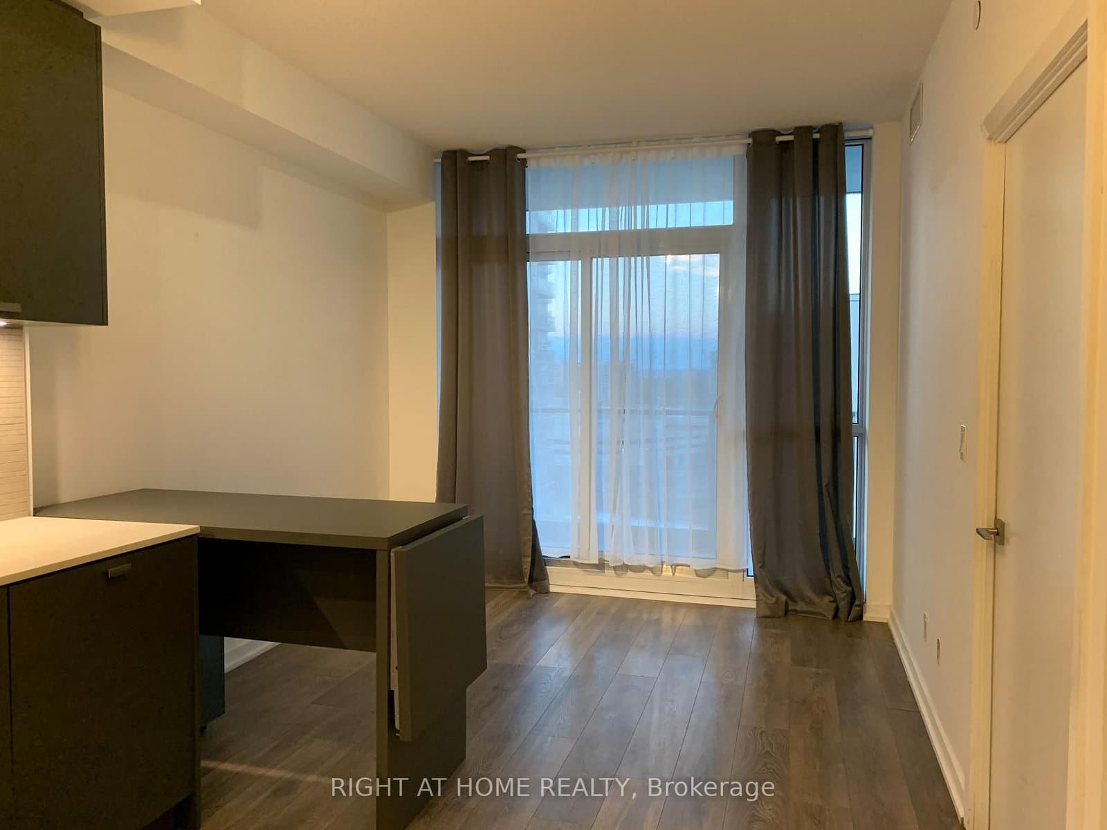 56 Forest Manor Road, Unit 1209 thumbnail 6