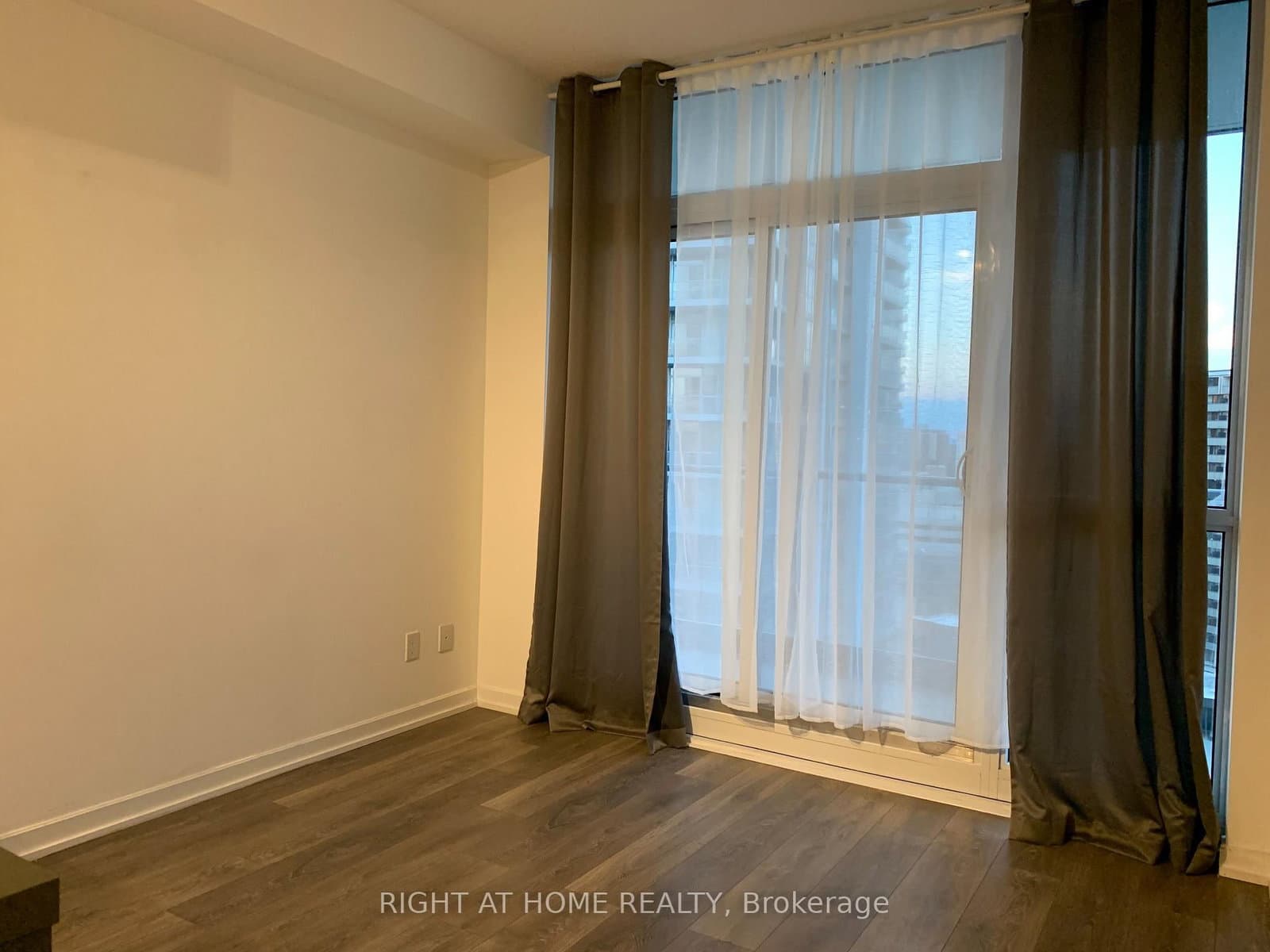 56 Forest Manor Road, Unit 1209 thumbnail 7