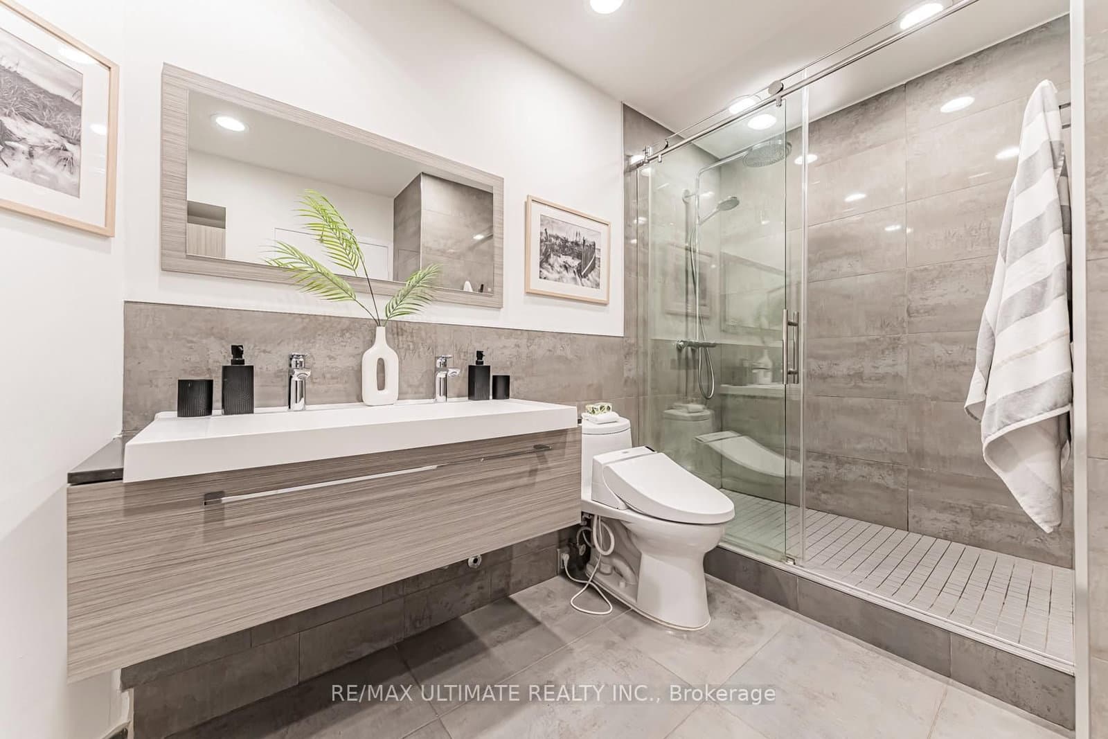 10 Queens Quay W, Unit 2206 thumbnail 26
