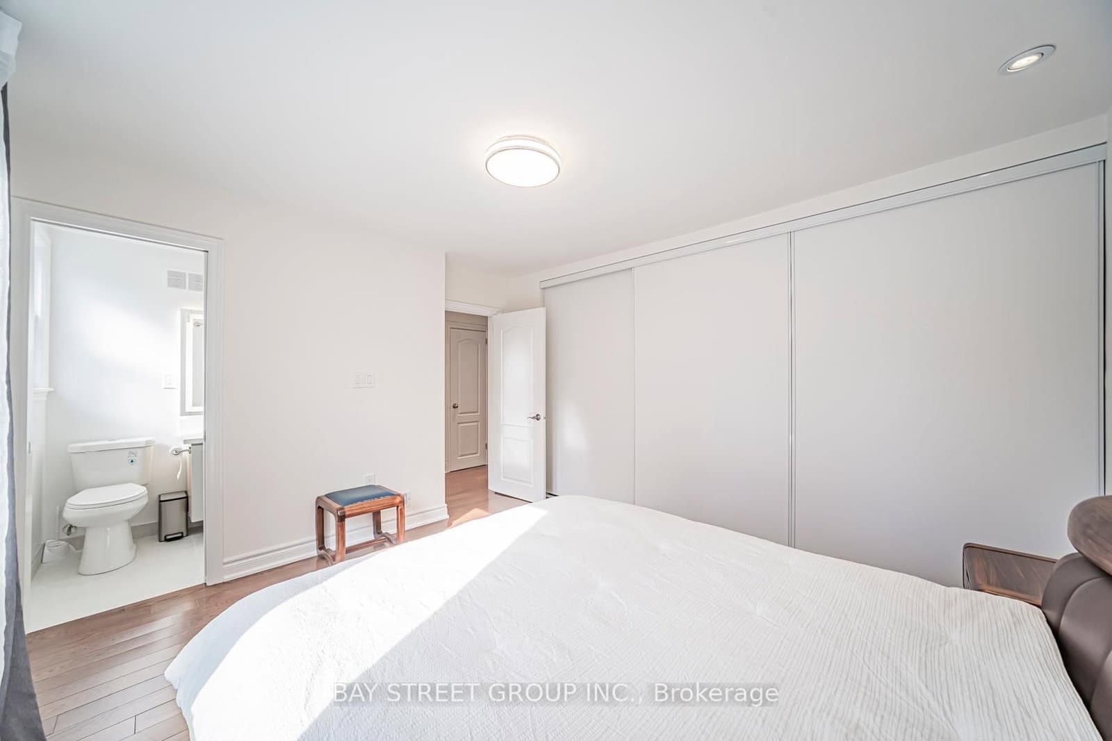 277 Lawrence Avenue E thumbnail 15