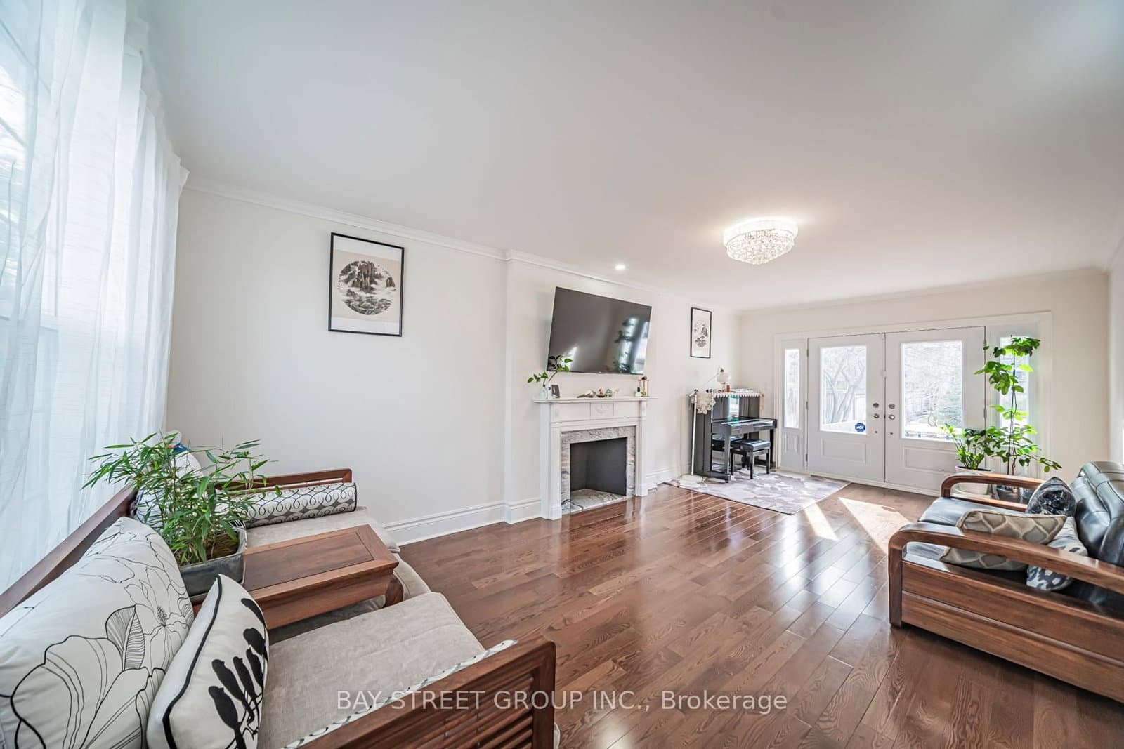 277 Lawrence Avenue E thumbnail 9
