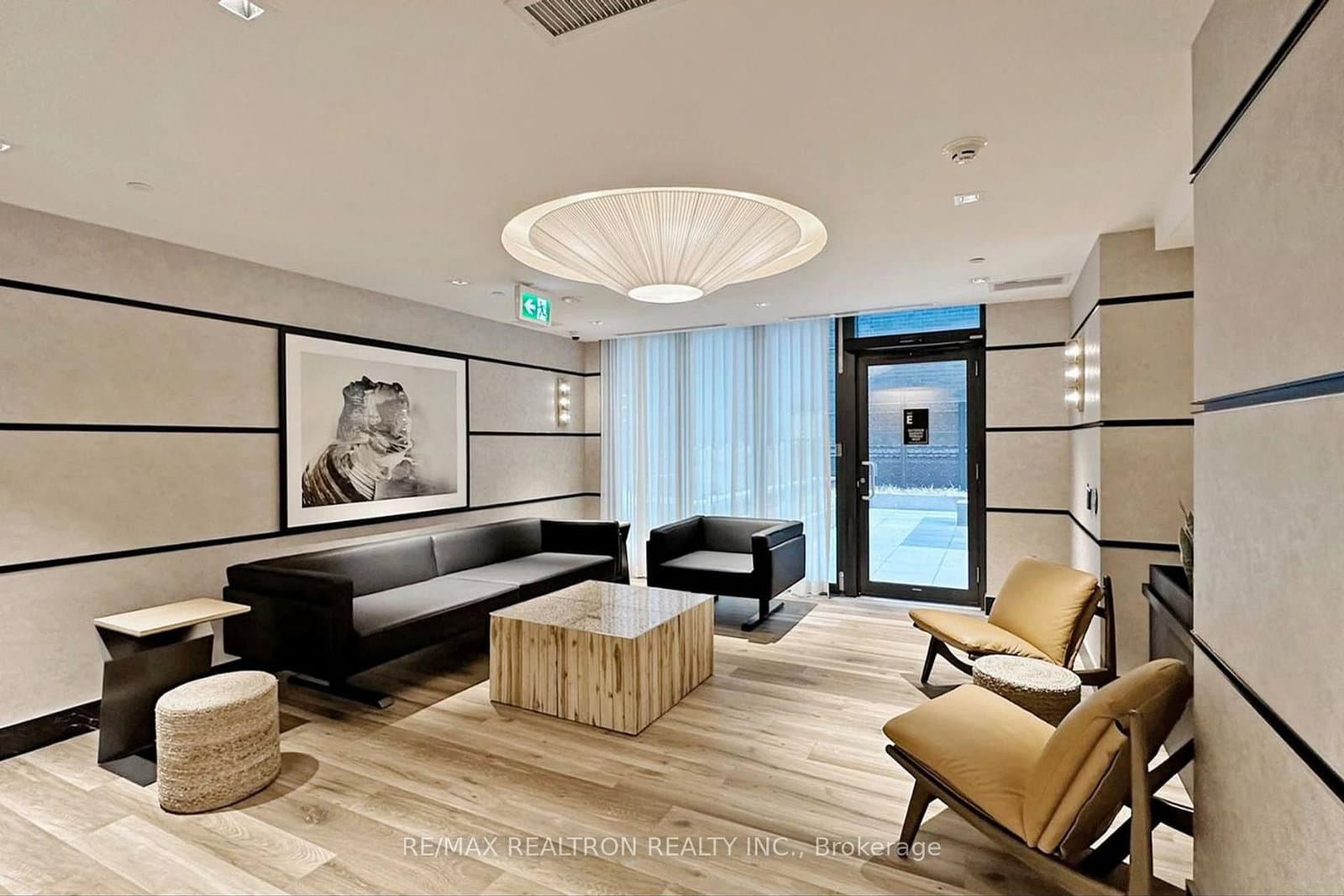 327 King Street W, Unit 4105 thumbnail 37
