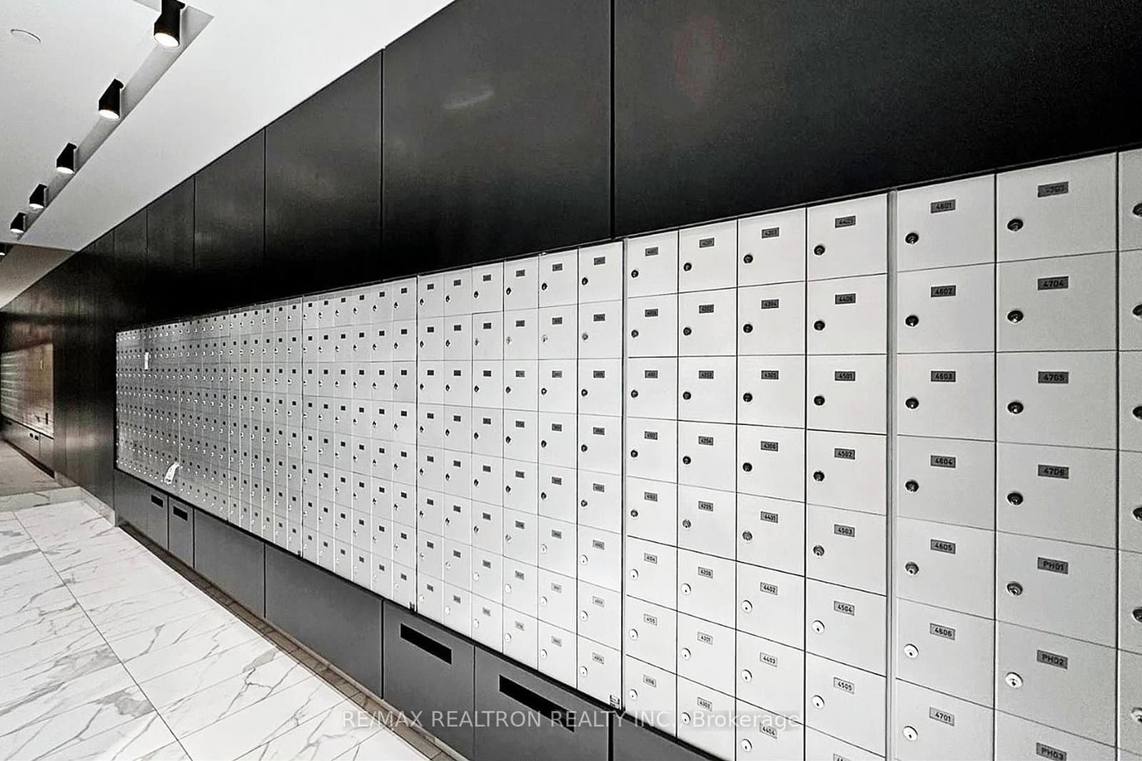 327 King Street W, Unit 4105 thumbnail 45
