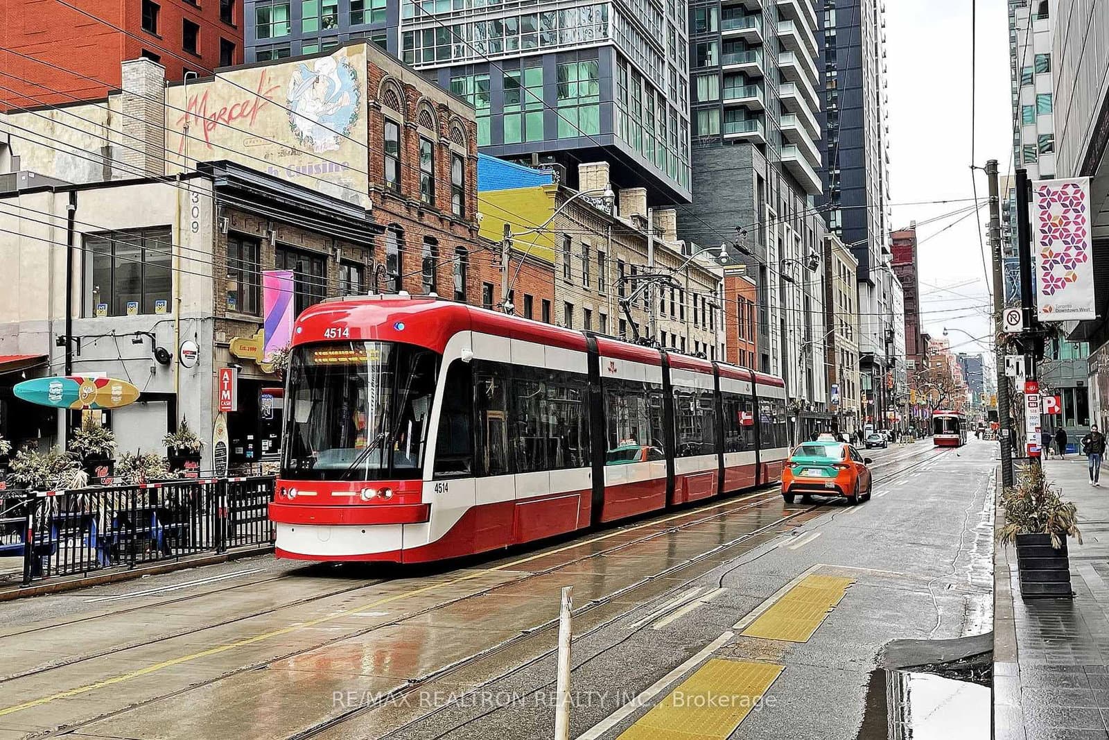 327 King Street W, Unit 4105 thumbnail 47