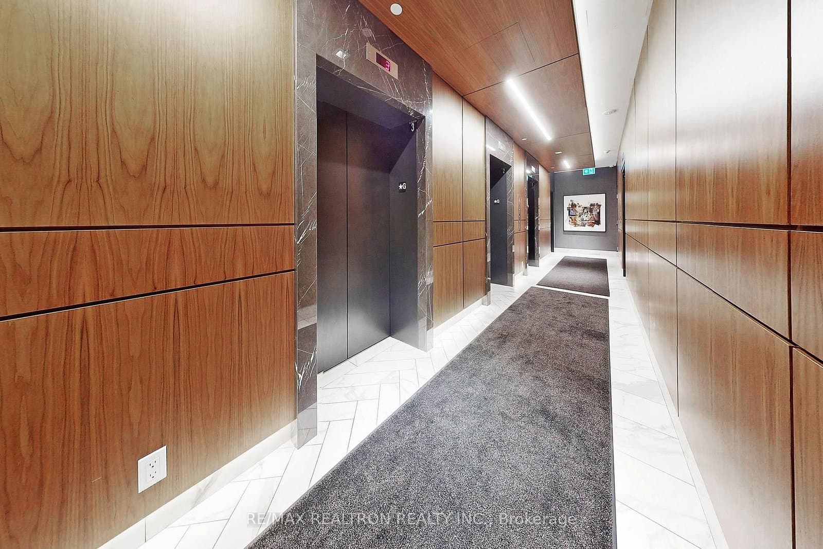 327 King Street W, Unit 4105 thumbnail 7