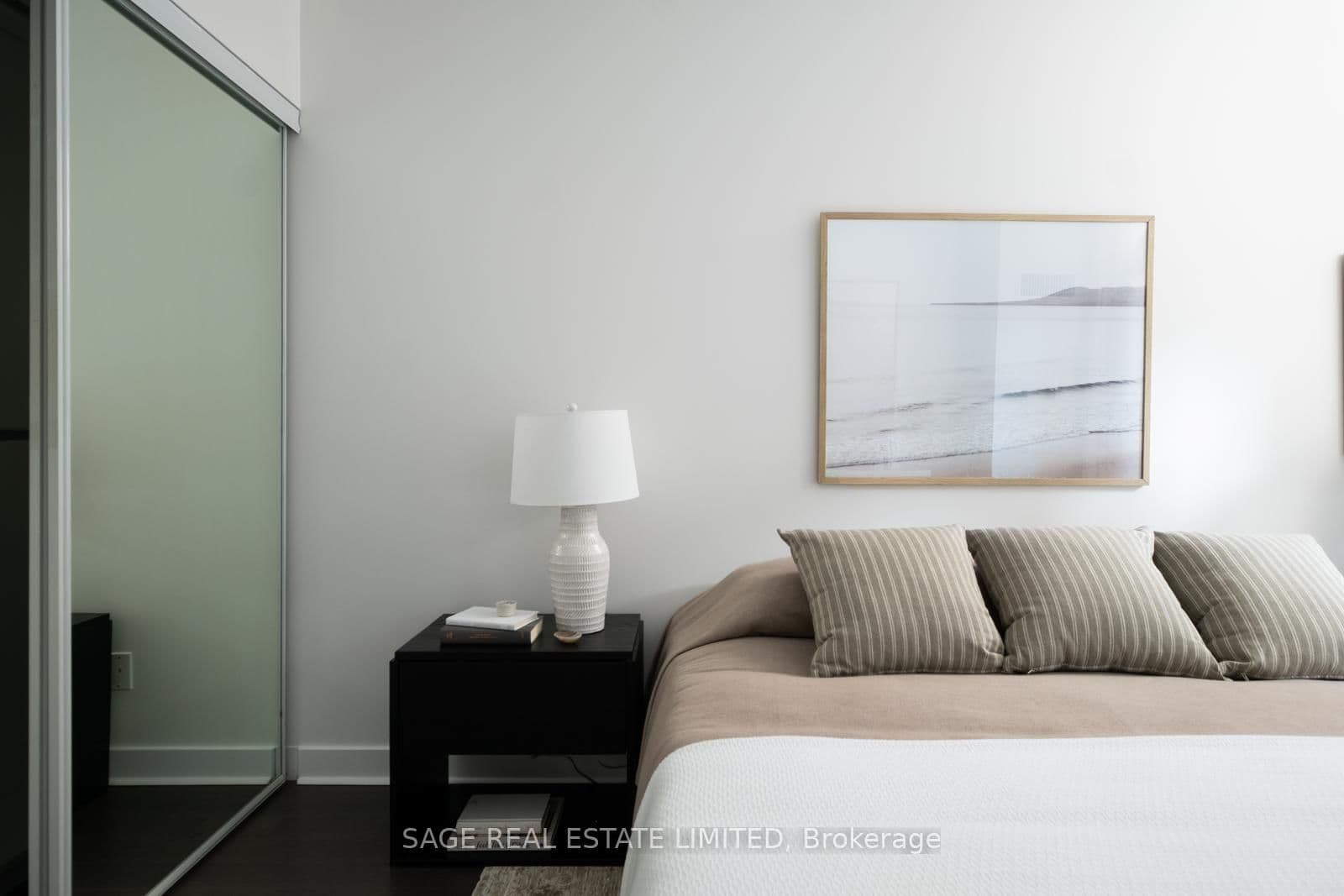 58 Orchard View Boulevard, Unit 313 thumbnail 12