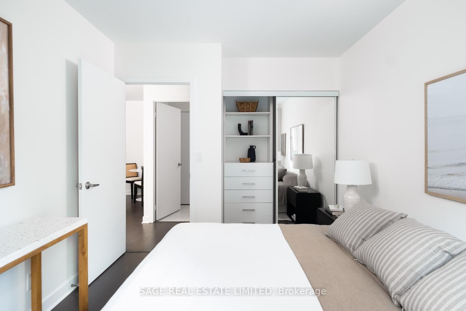 58 Orchard View Boulevard, Unit 313 thumbnail 13