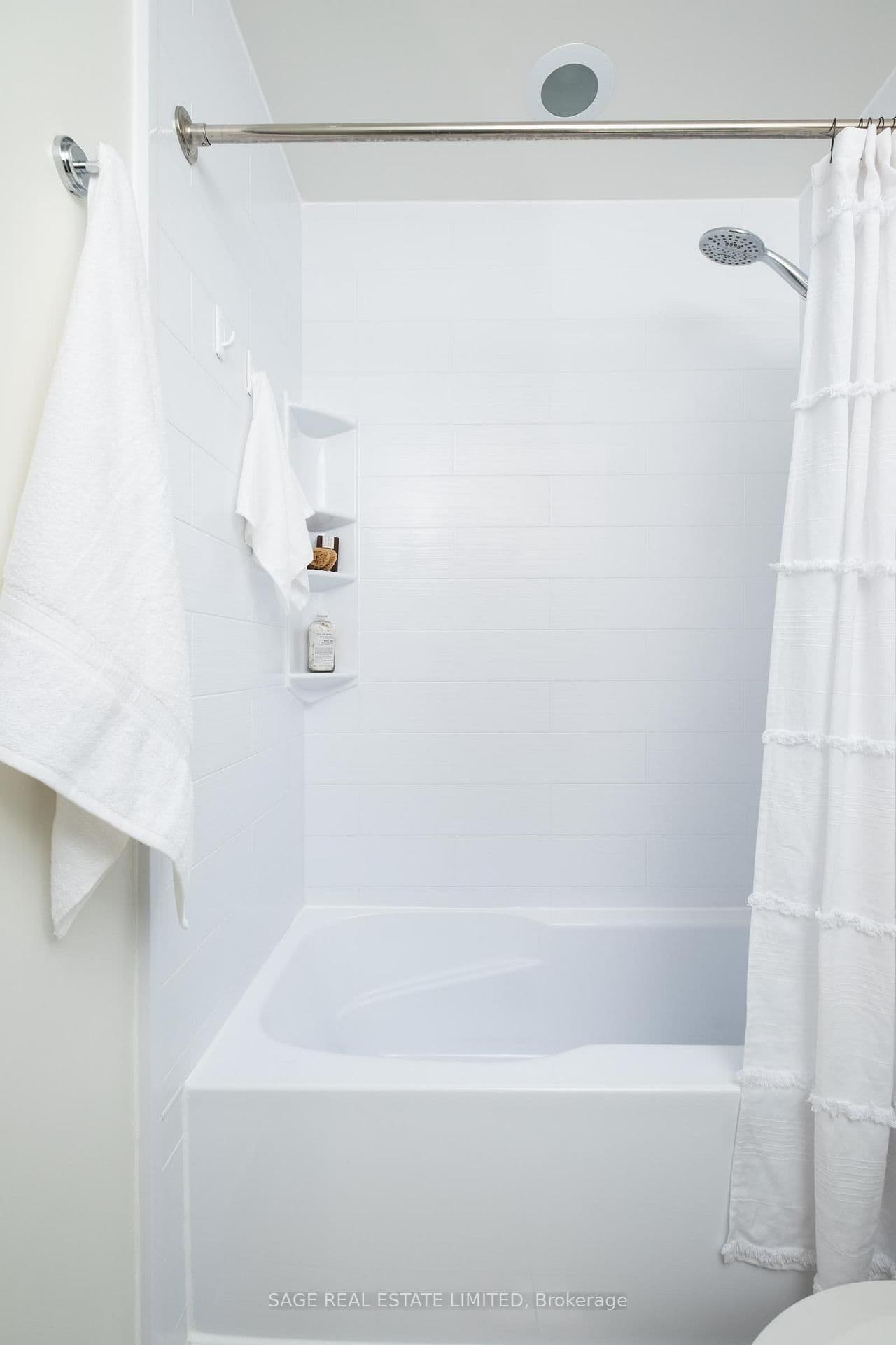 58 Orchard View Boulevard, Unit 313 thumbnail 15