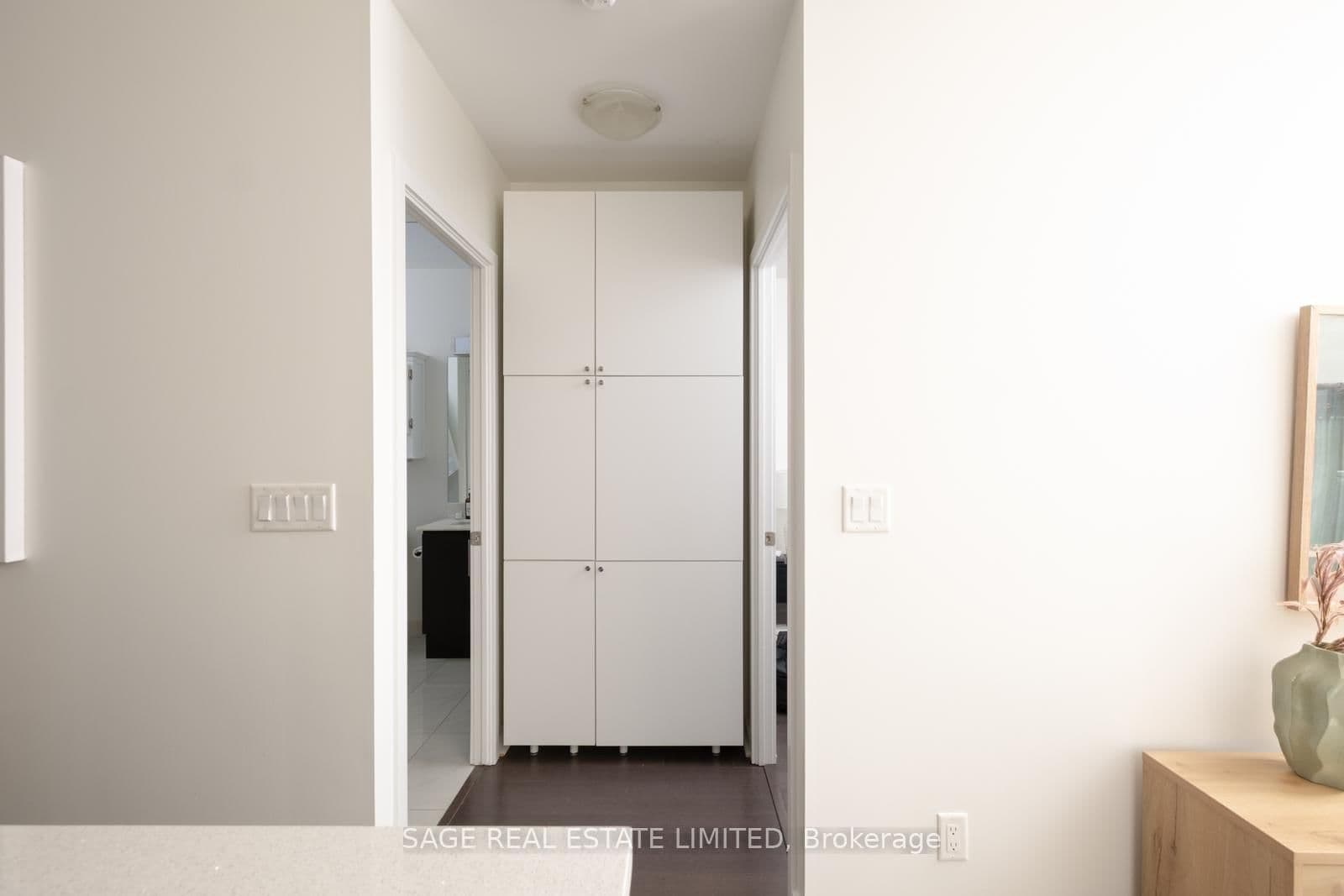 58 Orchard View Boulevard, Unit 313 thumbnail 16