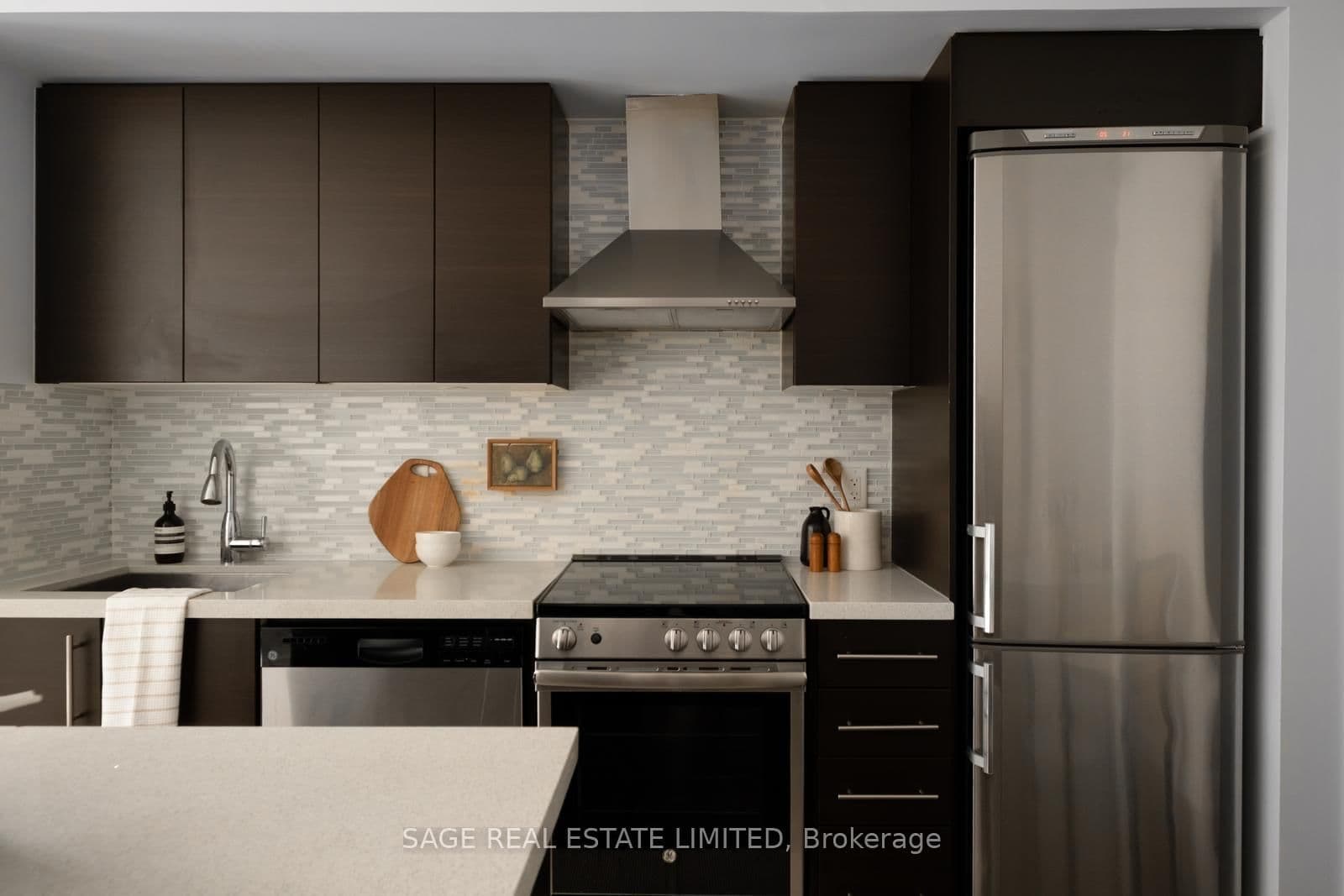 58 Orchard View Boulevard, Unit 313 thumbnail 3