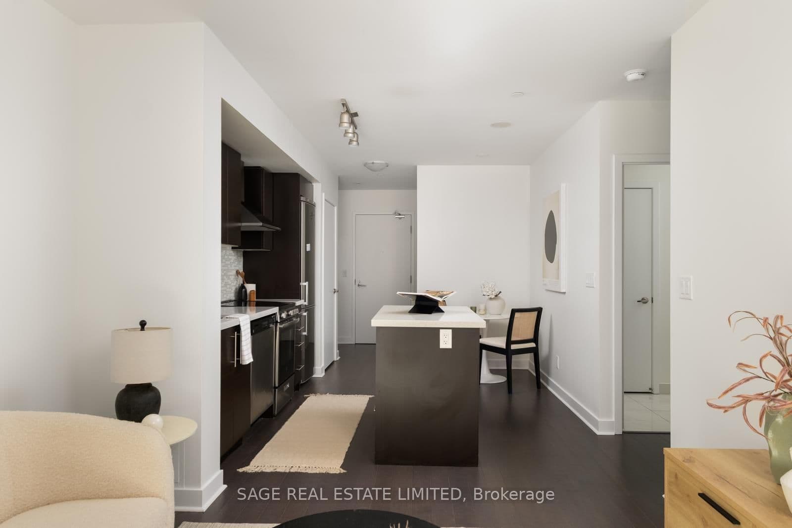 58 Orchard View Boulevard, Unit 313 thumbnail 8