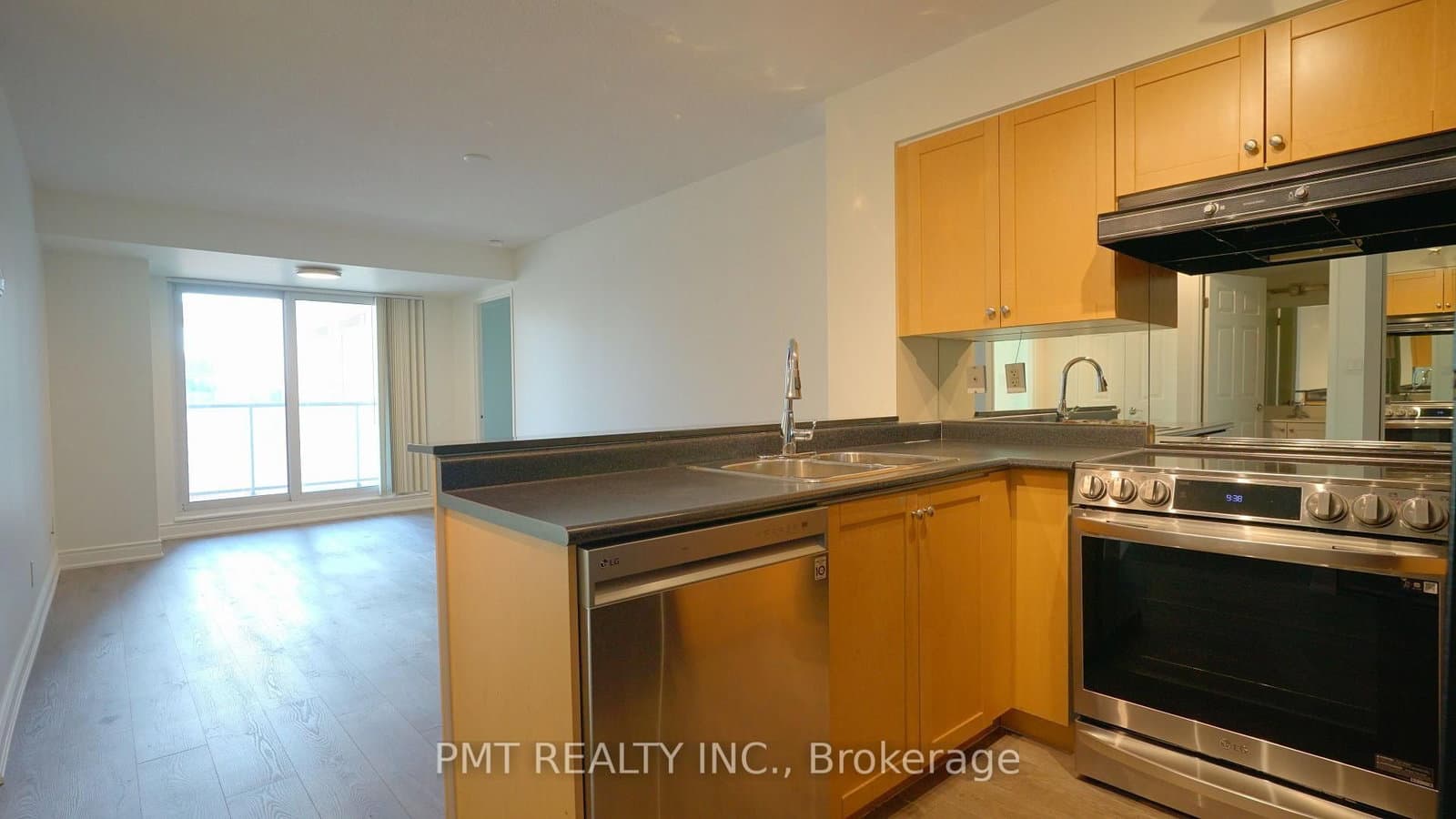 230 King Street E, Unit 803 thumbnail 20