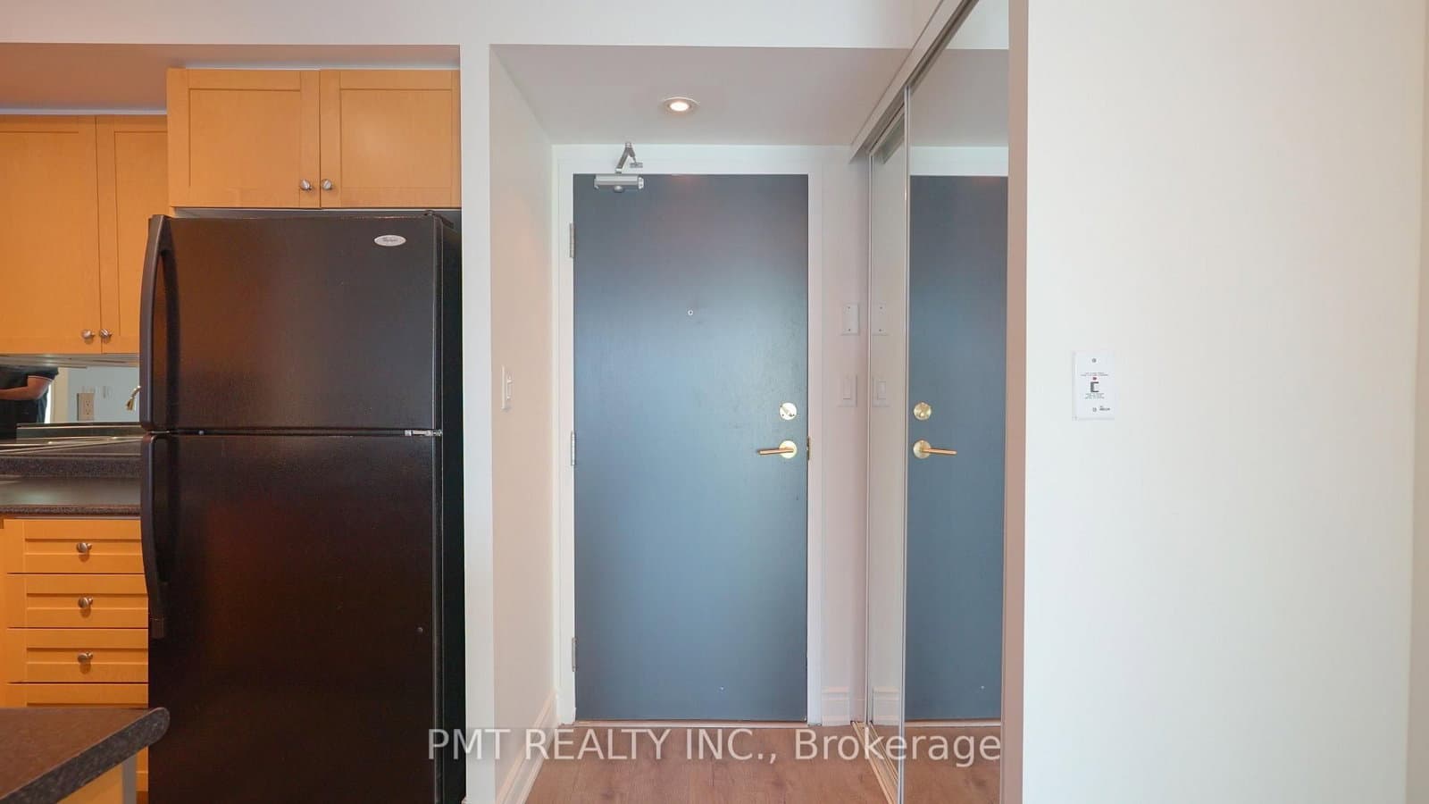 230 King Street E, Unit 803 thumbnail 21