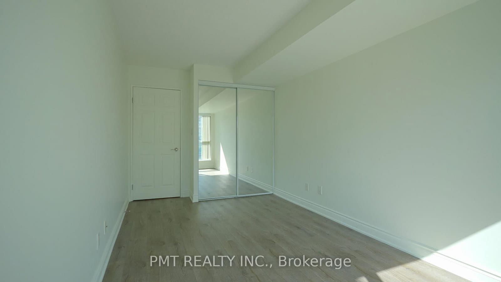 230 King Street E, Unit 803 thumbnail 29