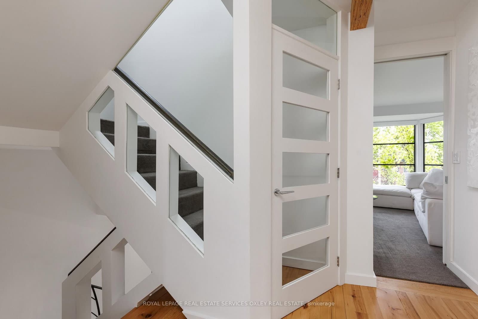 28 Roxborough Street W thumbnail 24