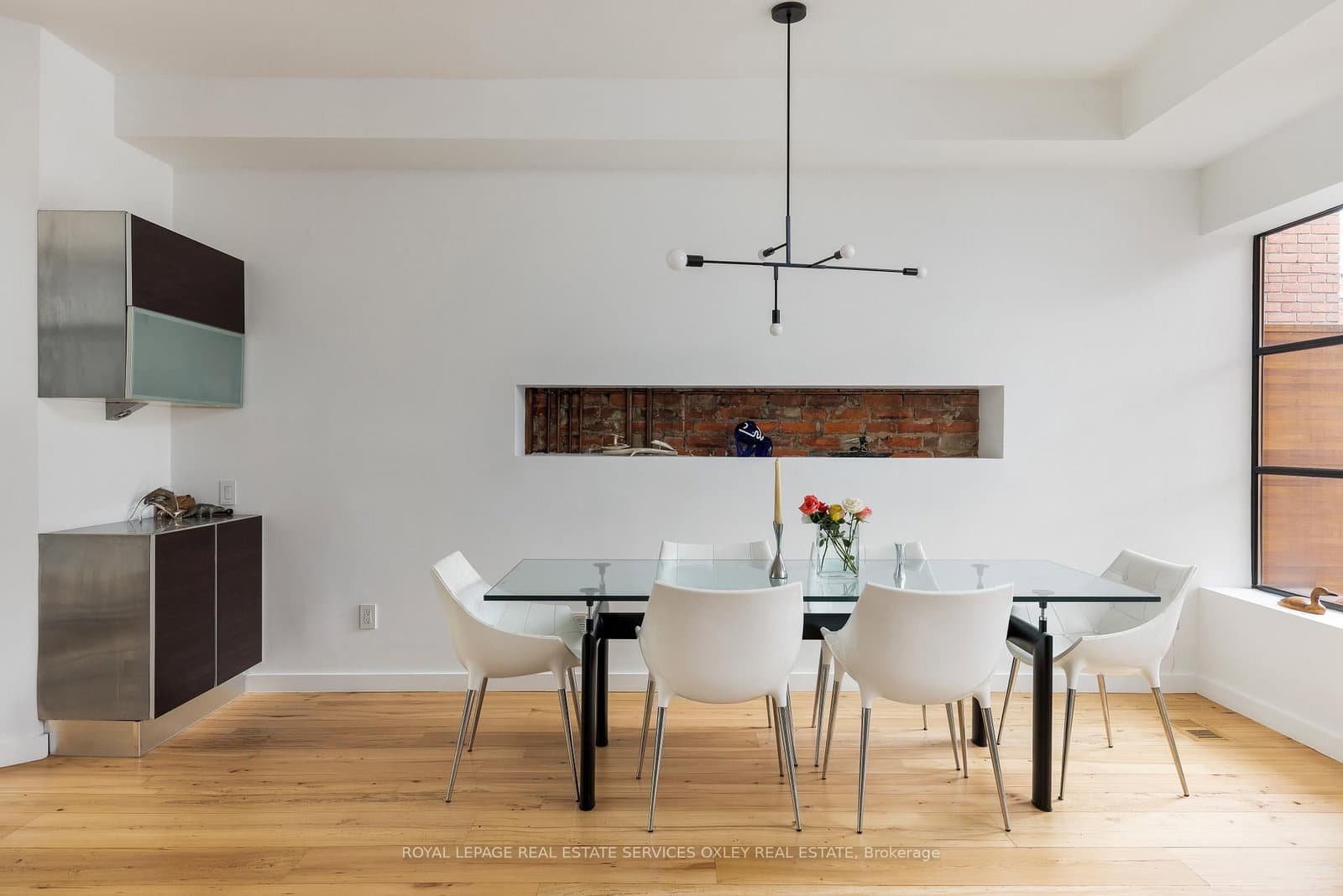 28 Roxborough Street W thumbnail 7
