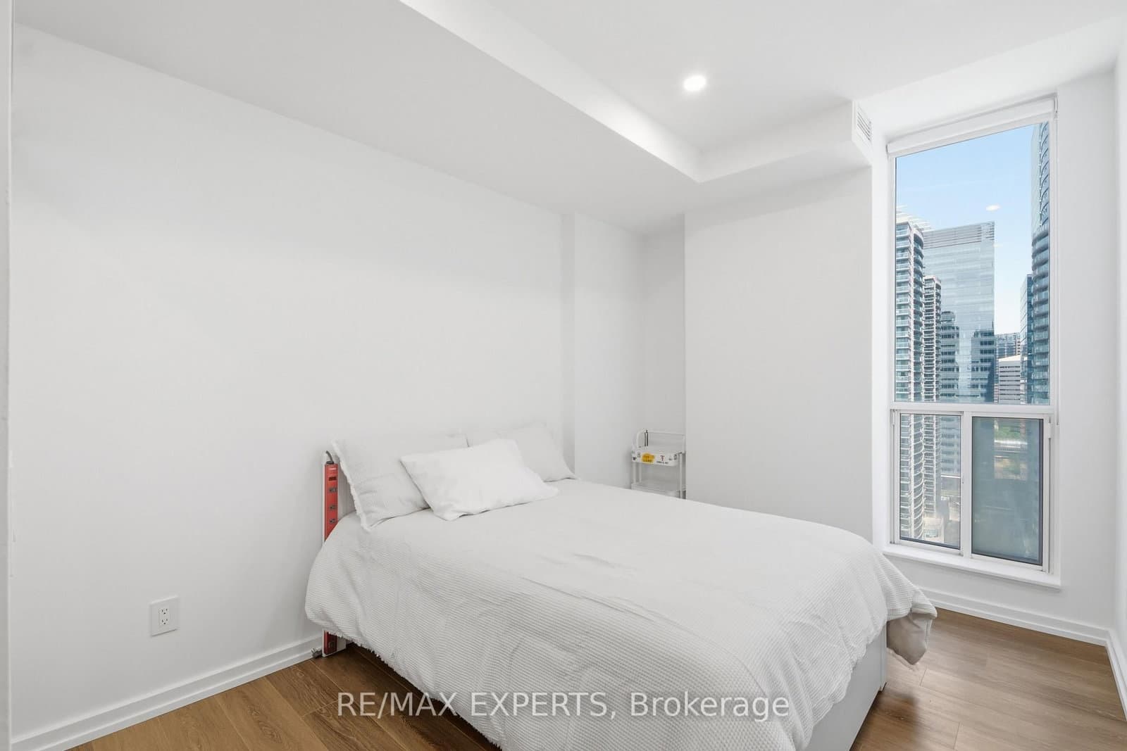 208 Queens Quay W, Unit 2211 thumbnail 15