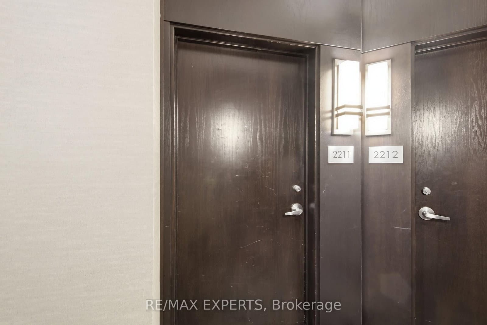 208 Queens Quay W, Unit 2211 thumbnail 4