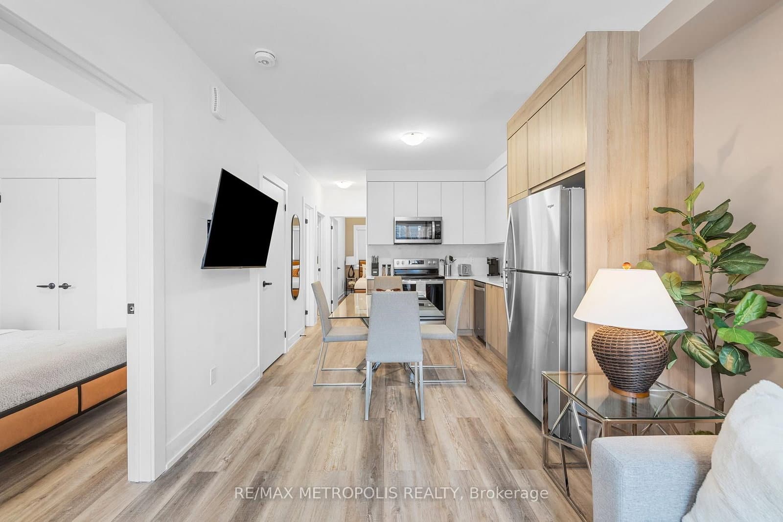449 Lansdowne Avenue thumbnail 12