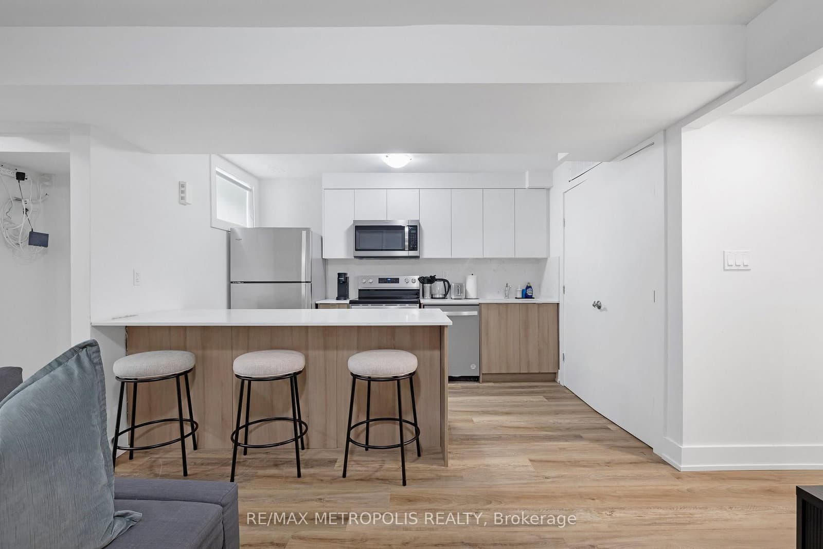 449 Lansdowne Avenue thumbnail 23