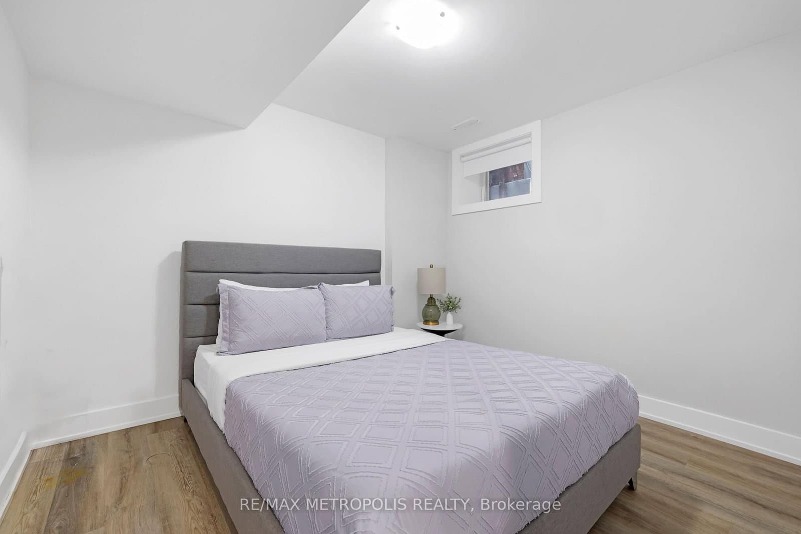 449 Lansdowne Avenue thumbnail 25