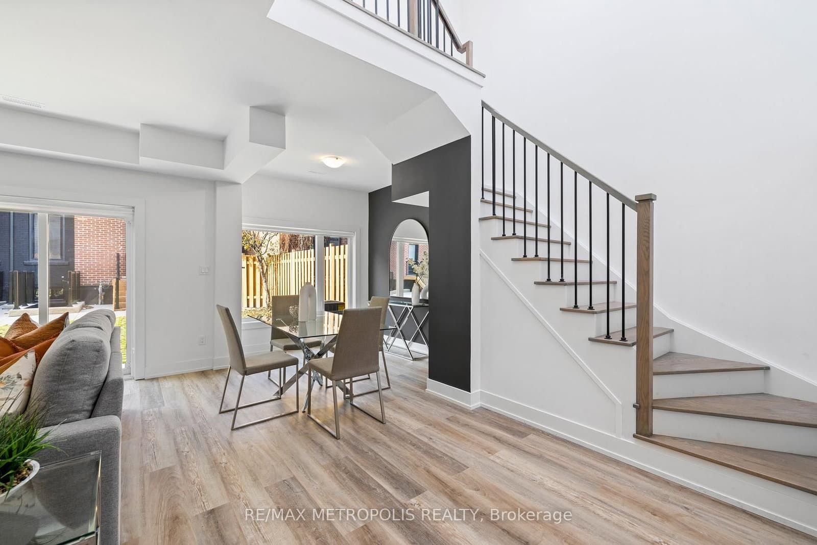 449 Lansdowne Avenue thumbnail 35