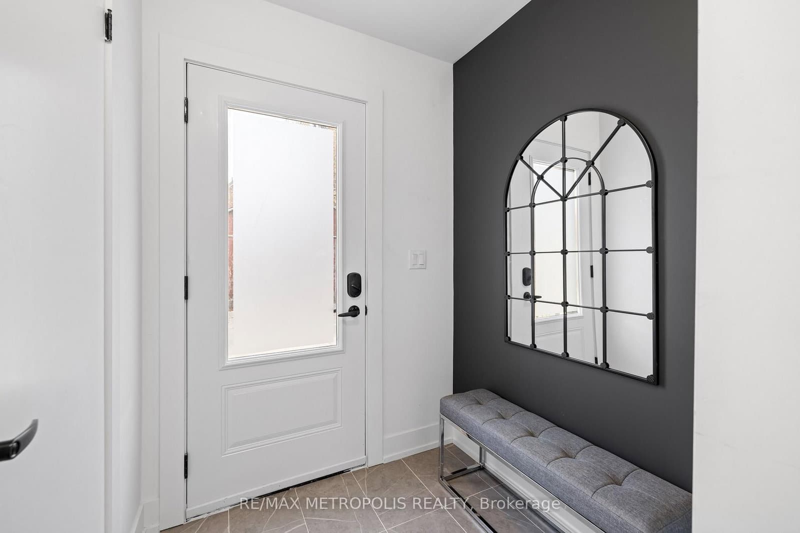 449 Lansdowne Avenue thumbnail 43