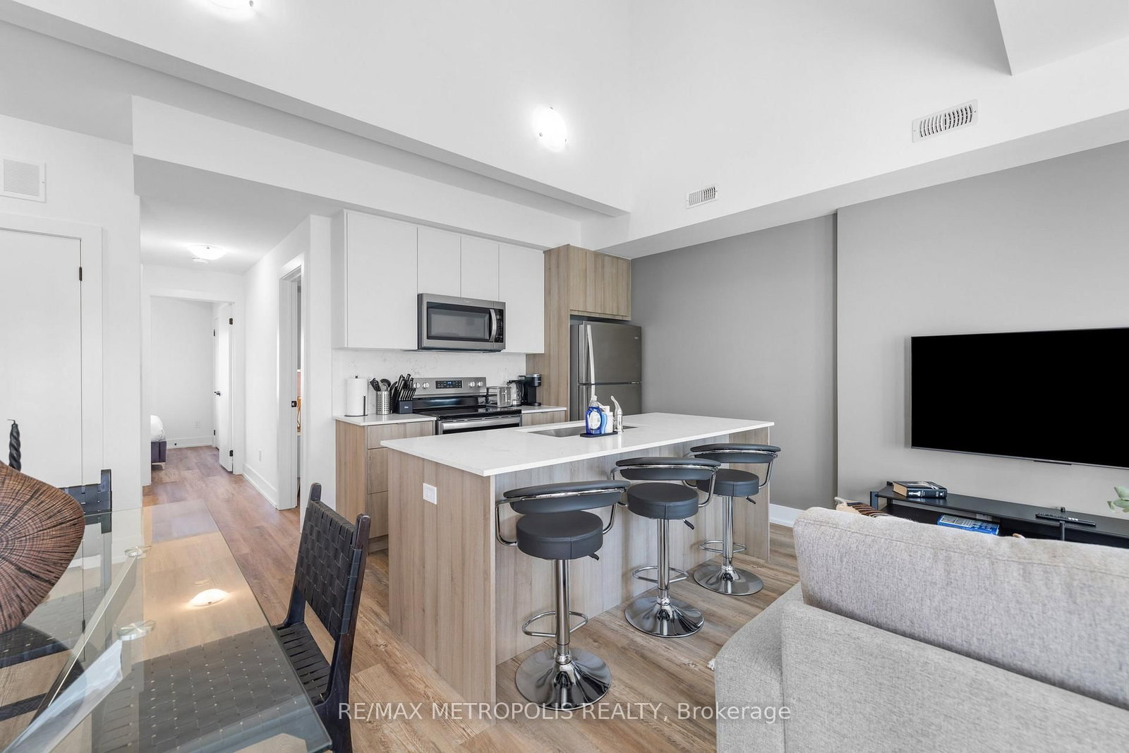 449 Lansdowne Avenue thumbnail 5