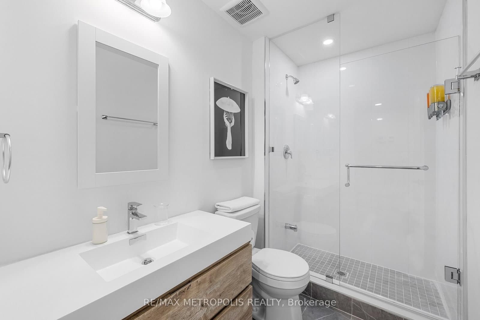447 Lansdowne Avenue thumbnail 27